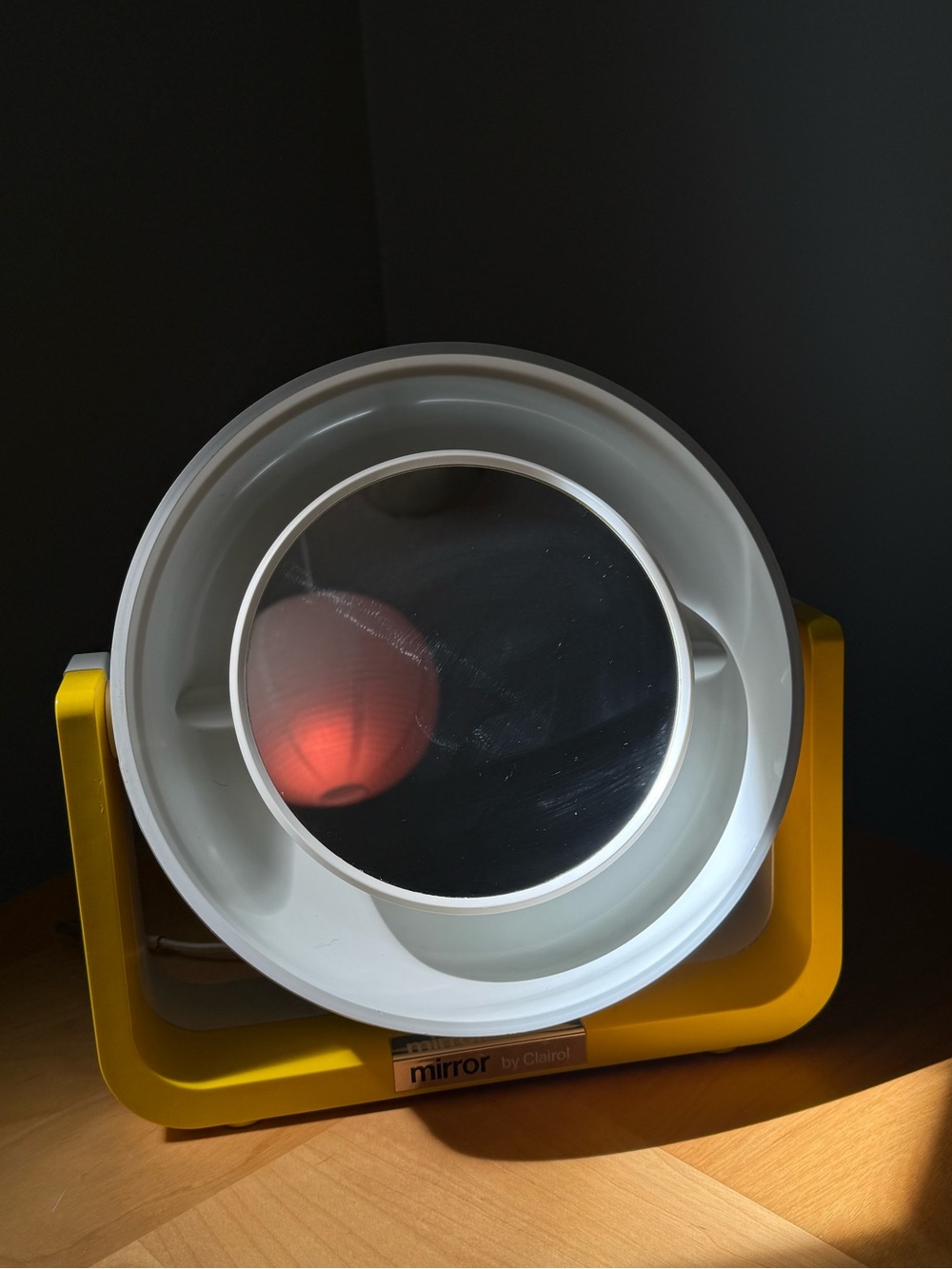 Vintage Yellow Space Age c1970s Clairol Light Up Magnifying Mirror Tabletop Wall